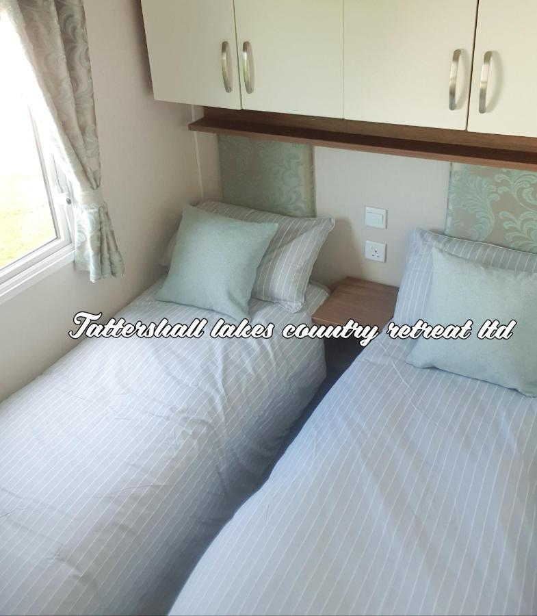 Tattersall Lakes Country Retreat Villa Dogdyke Bagian luar foto