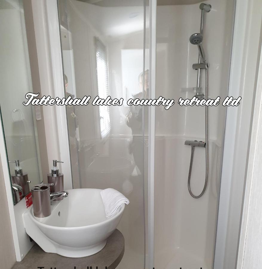 Tattersall Lakes Country Retreat Villa Dogdyke Bagian luar foto